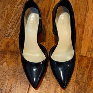 Nine West black patient leather pump sz 5 1/2M